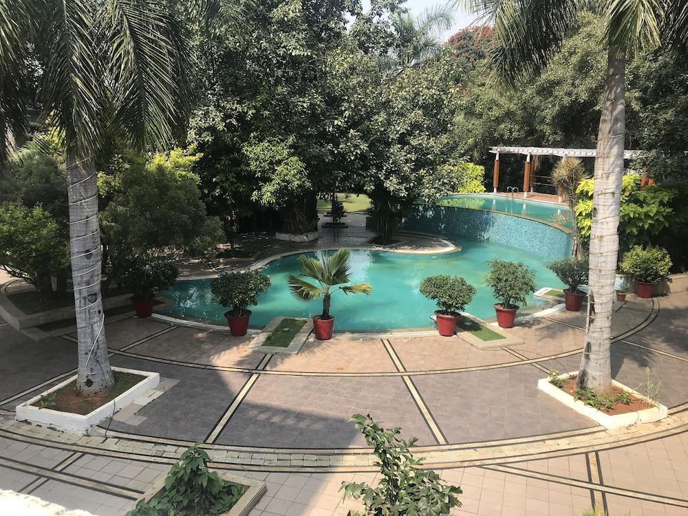 The Manohar Hyderabad Hotell Exteriör bild