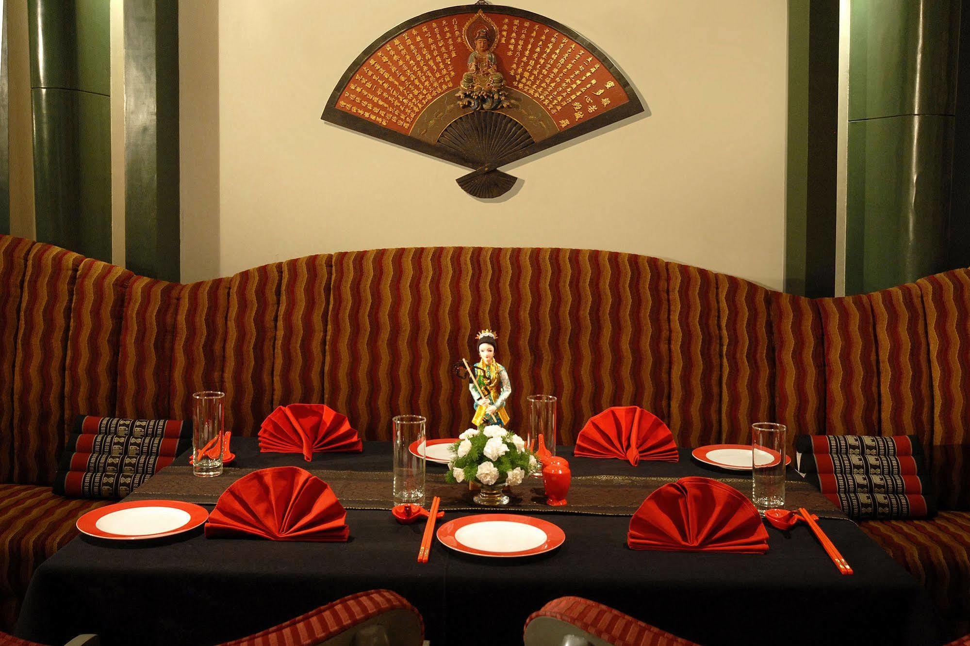 The Manohar Hyderabad Hotell Exteriör bild