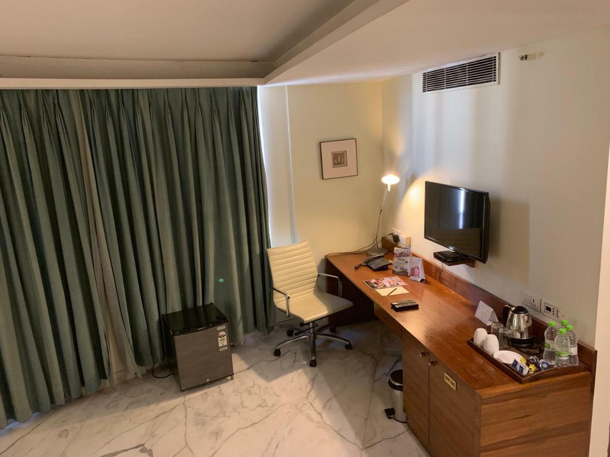The Manohar Hyderabad Hotell Exteriör bild